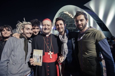 un gruppo rock in chiesa